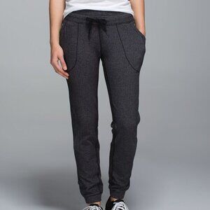 Lululemon Base Runner Pant - 6 Heathered Herringbone Heathered Black 
